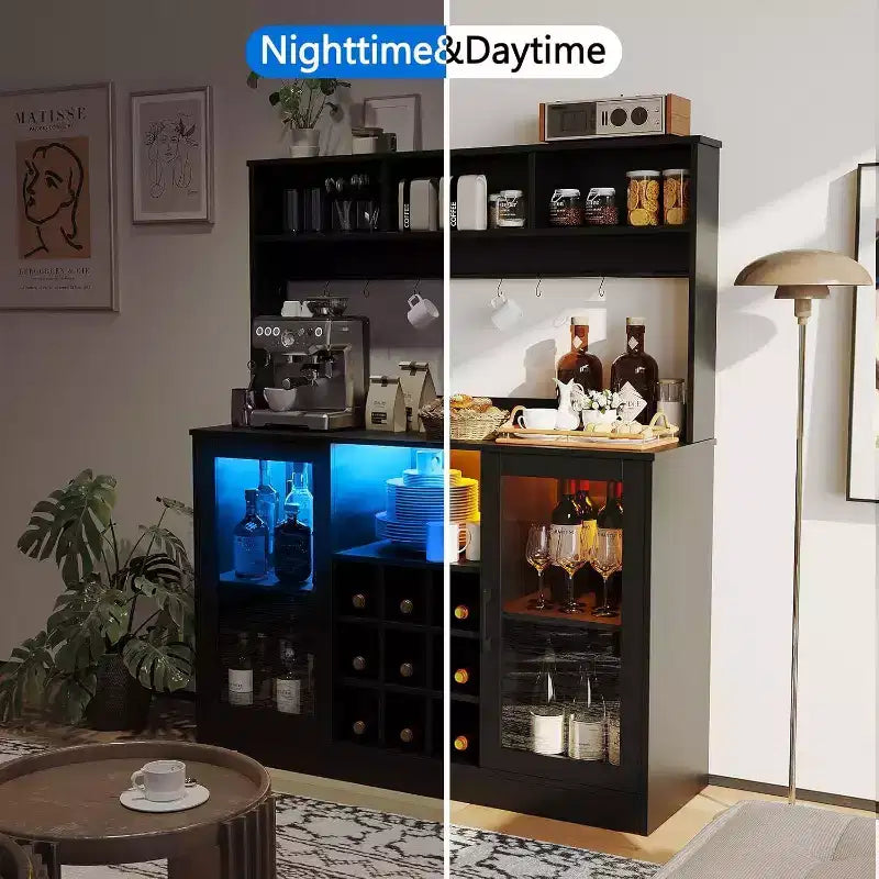 Mobiletto da Caffè con Presa Elettrica, Ripiani Regolabili, Ganci, Credenza Contenitore per Cucina Sala da Pranzo, Nero