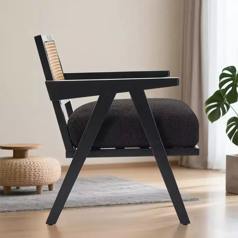 Poltrona Mid-Century da Fattoria, Poltrona in Legno con Schienale in Rattan e Cuscino in Lino, Beige