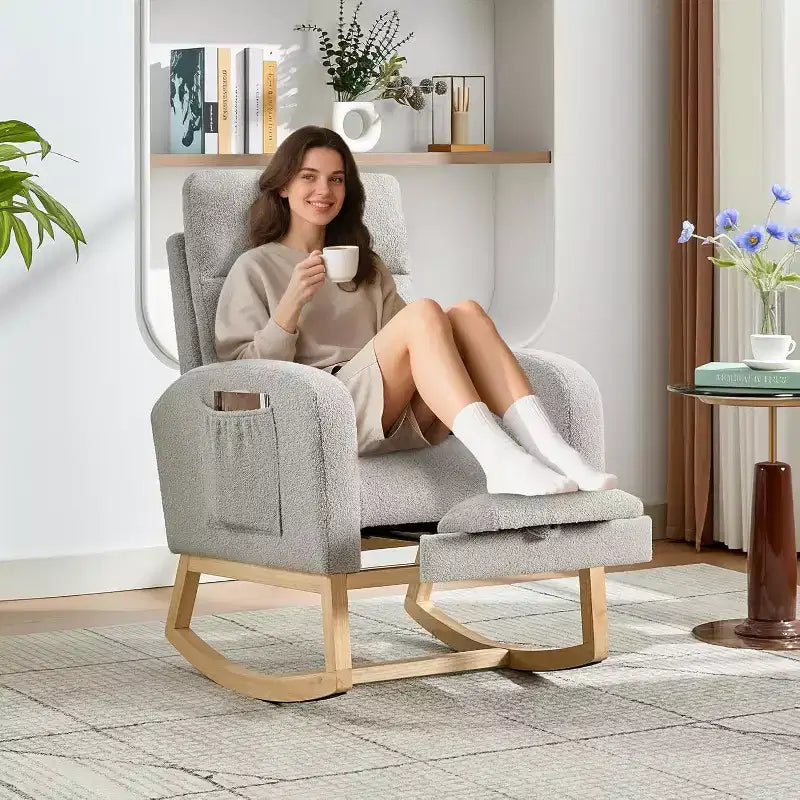 Sedia a Dondolo da Asilo Nido con Poggiapiedi, Poltrona da Lettura Moderna Rivestita in PU con Schienale Alto, per Soggiorno, Camera da Letto