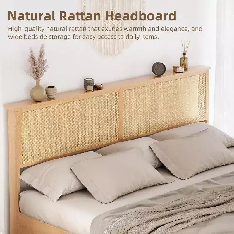Struttura letto matrimoniale in rattan naturale con contenitore con anta scorrevole a fienile e testiera con luce intelligente