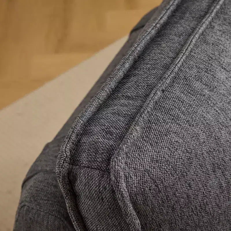 Divano modulare in lino grigio scuro con struttura in legno, su misura per spazi ridotti e qualsiasi arredamento