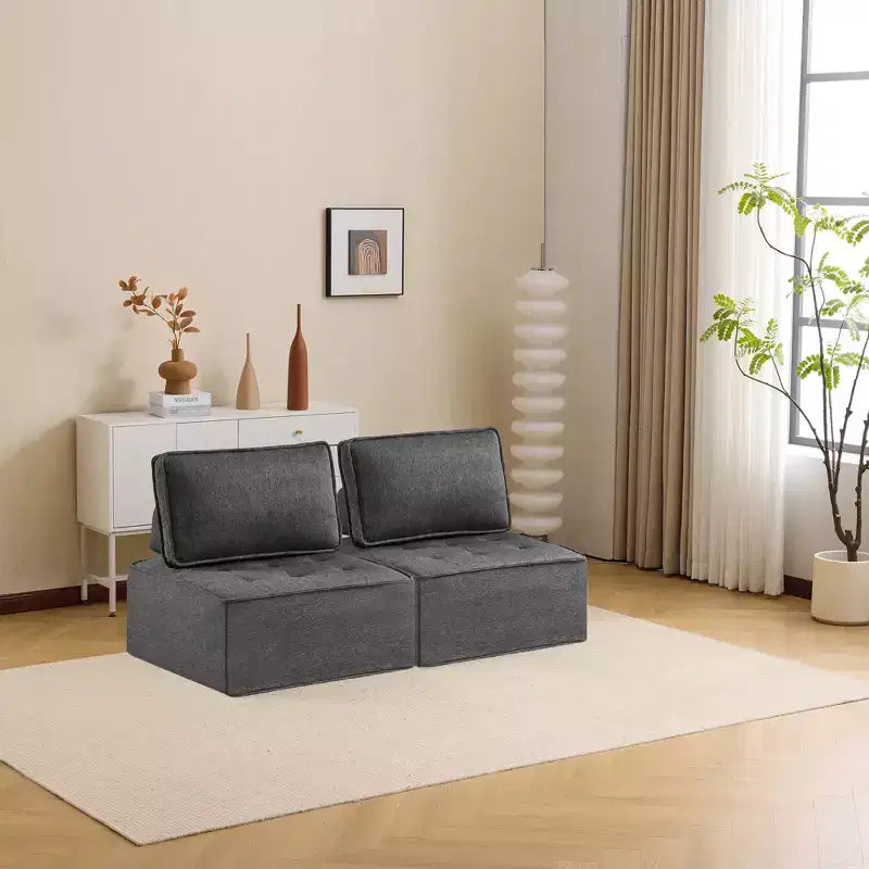 Divano modulare in lino grigio scuro con struttura in legno, su misura per spazi ridotti e qualsiasi arredamento