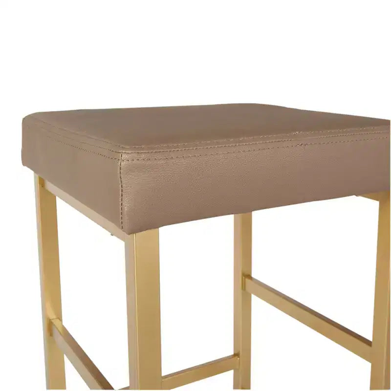 Sgabello da bar dorato senza schienale, altezza bancone 66 cm, cuscino in vinile, completamente assemblato