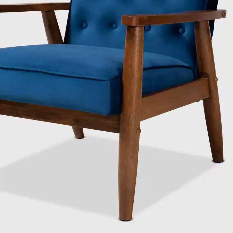 Poltrona lounge imbottita in velluto Mid-Century, con bottoni trapuntati, struttura in legno di gomma