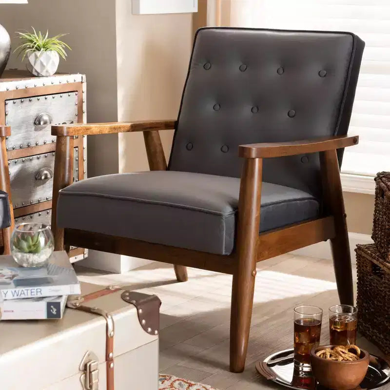 Poltrona lounge imbottita in velluto Mid-Century, con bottoni trapuntati, struttura in legno di gomma