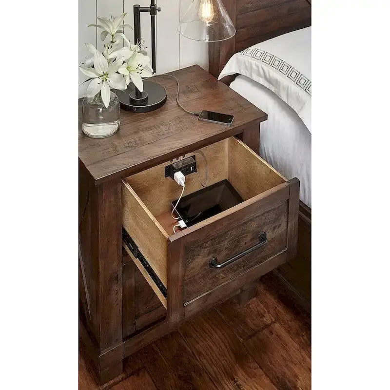 Rustic Solid Pine 4-Piece Storage Bedroom Set with USB Charging & Hidden Drawer